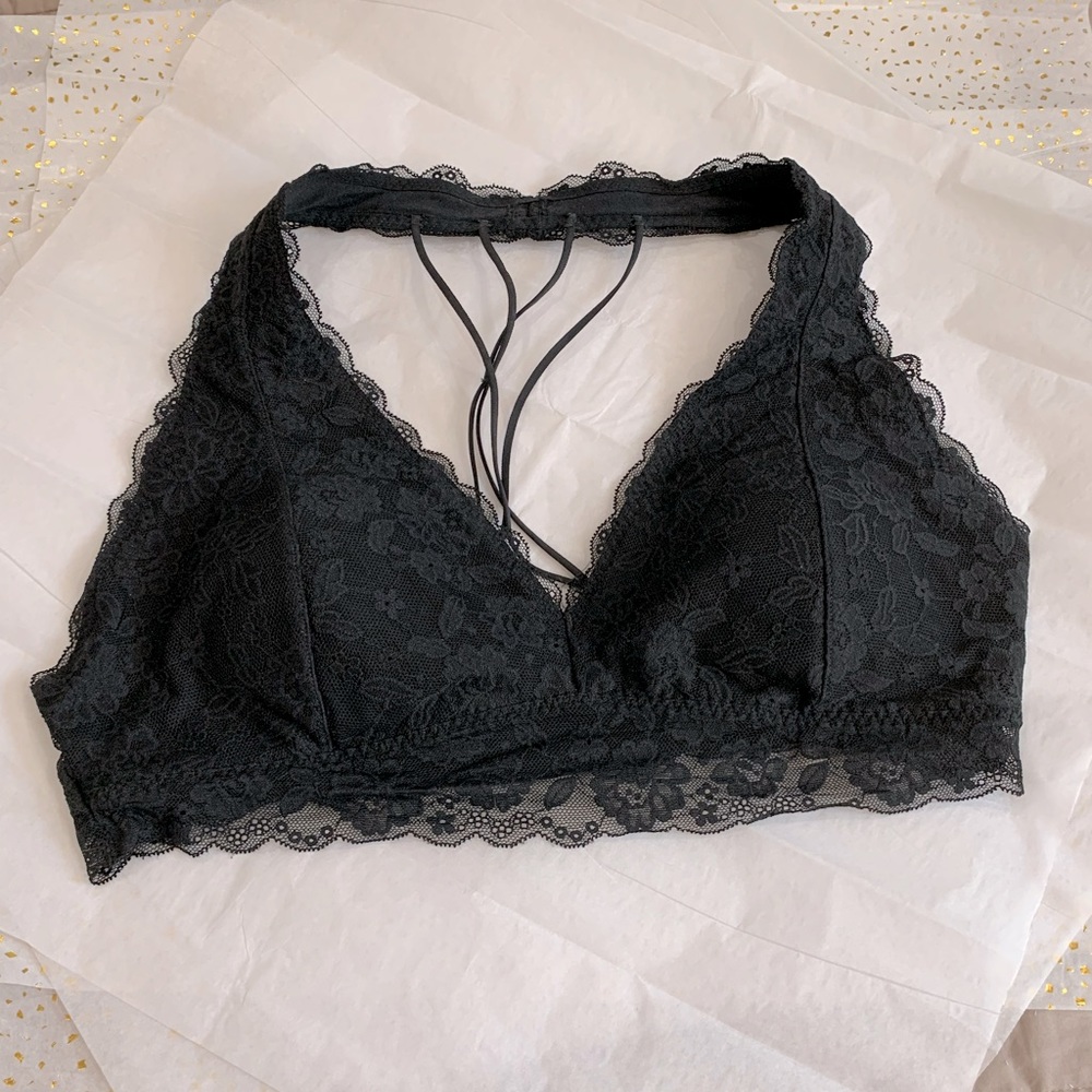 Black Hollister bralette